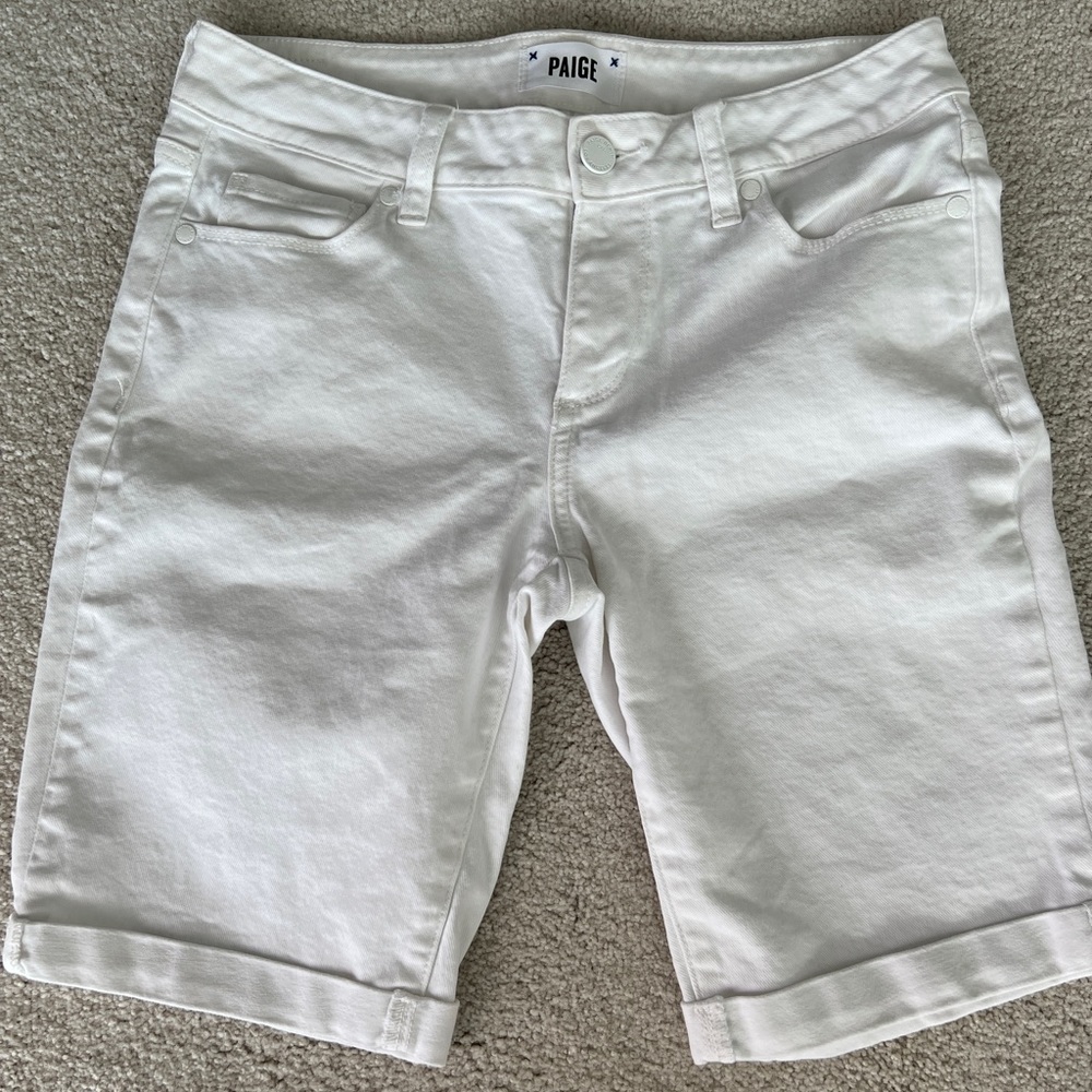 PAIGE Woman’s White Denim Jax Knee Shorts Size 26